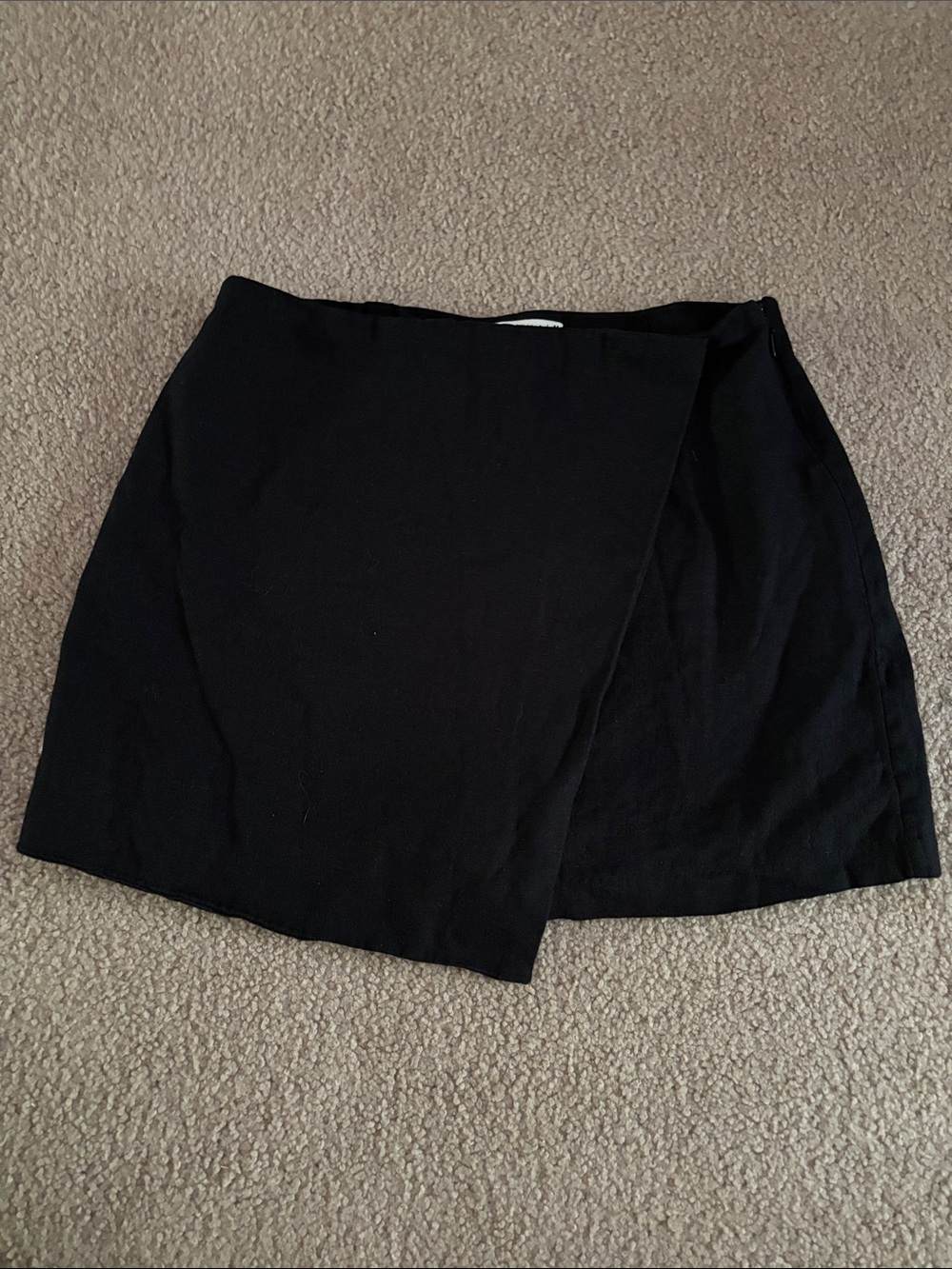 Abercrombie and Fitch Women’s Black Skort size medium